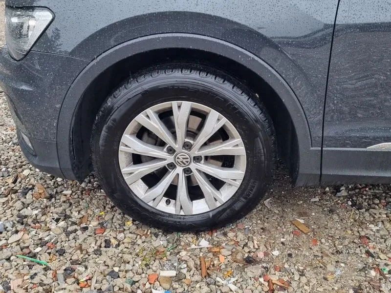 VW Tiguan 2.0 TDI, снимка 10 - Автомобили и джипове - 54922601
