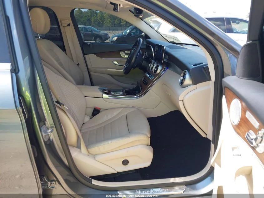 Mercedes-Benz GLC 300 2021 MERCEDES-BENZ GLC 300 4MATIC SUV - изображение 10