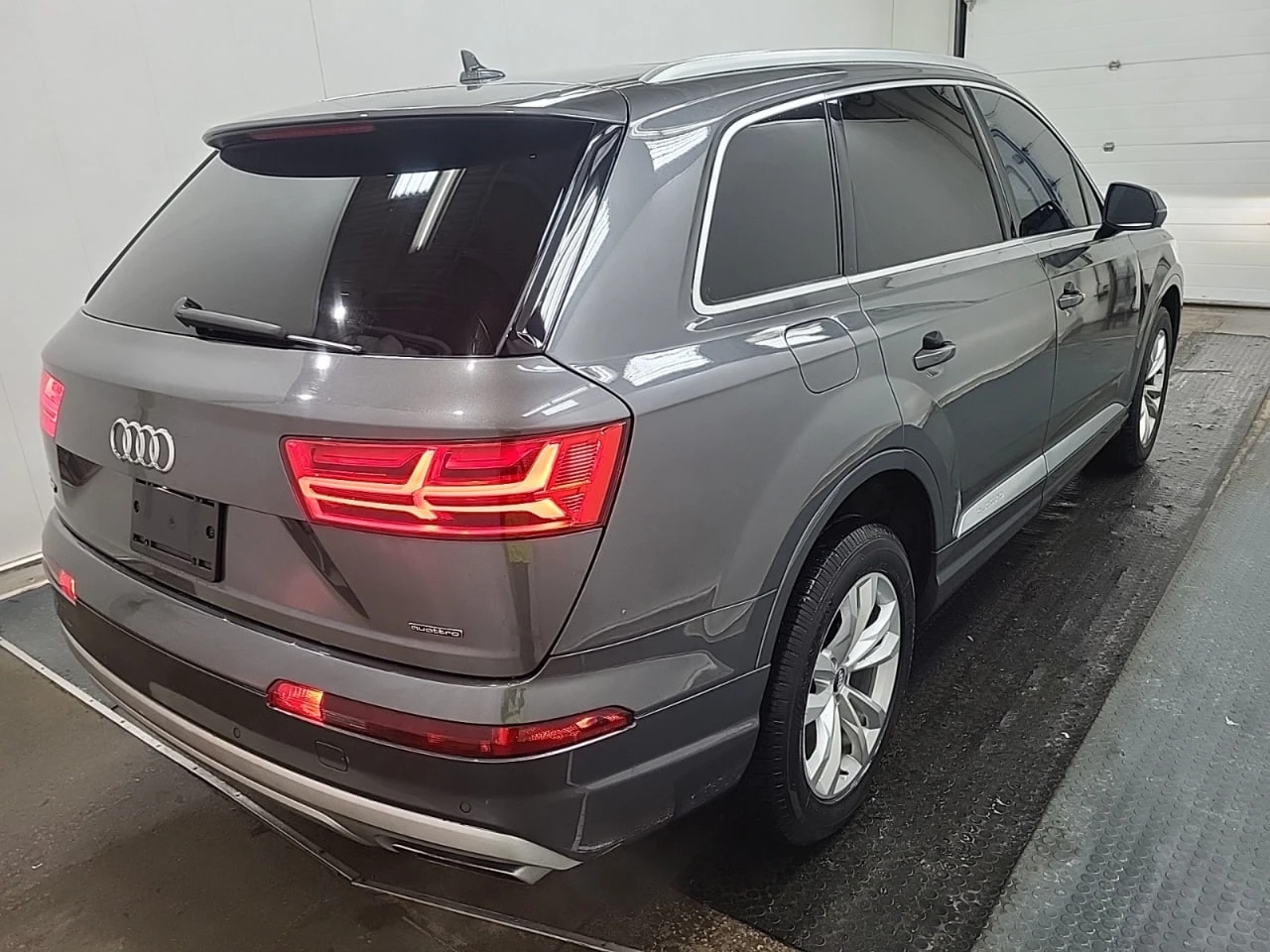 Audi Q7 * CARFAX * ���� �� �� | Mobile.bg � ����������� 2