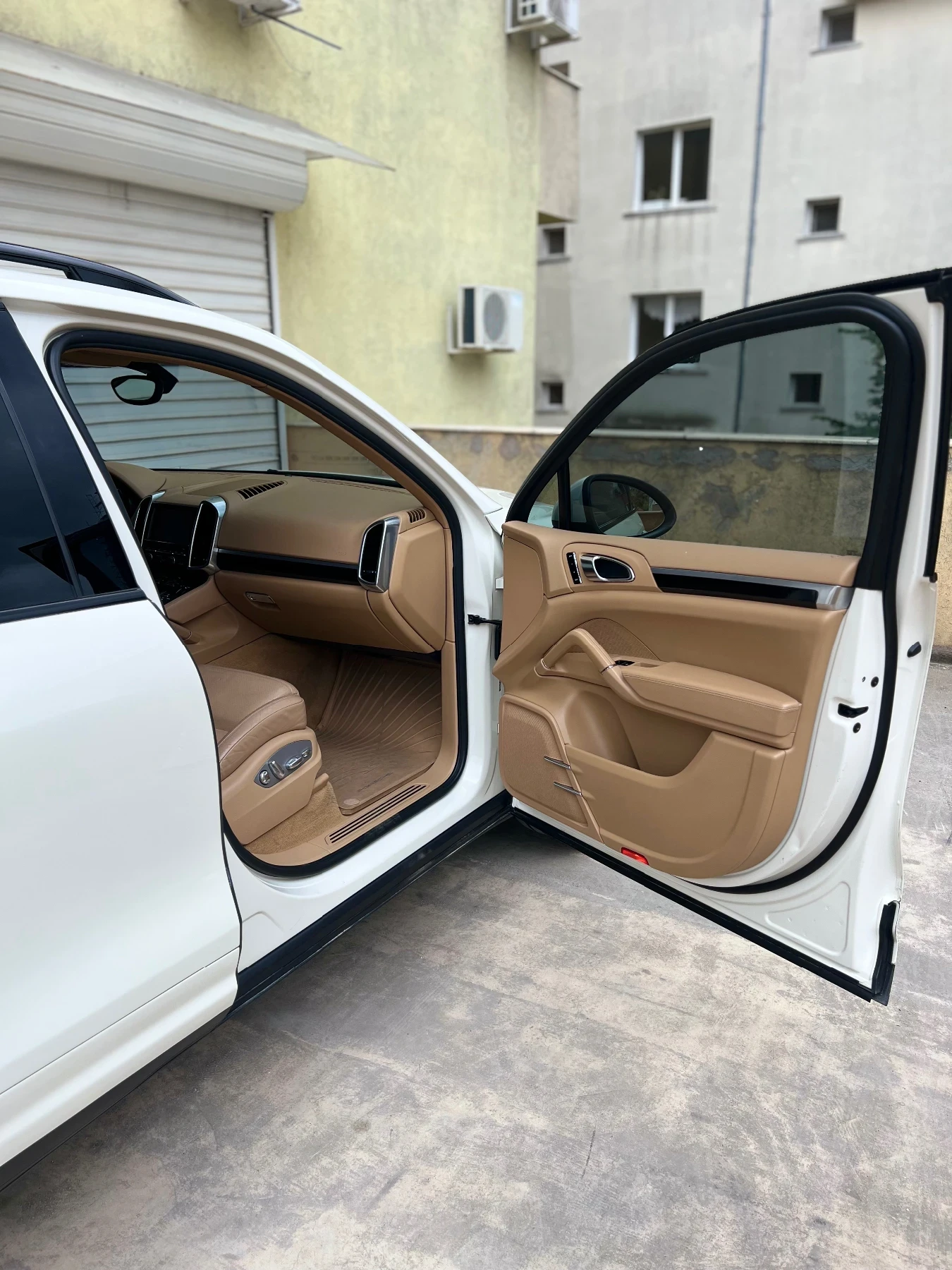 Porsche Cayenne 3.0TDI, снимка 8 - Автомобили и джипове - 54743991