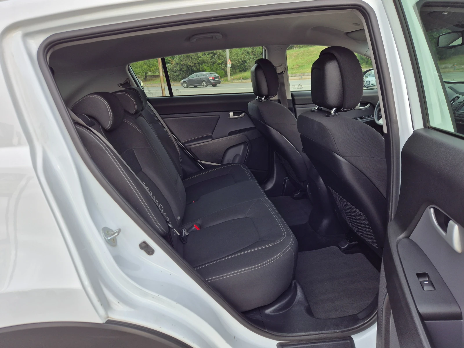 Kia Sportage 2.0CRDI | Mobile.bg � ����������� 10