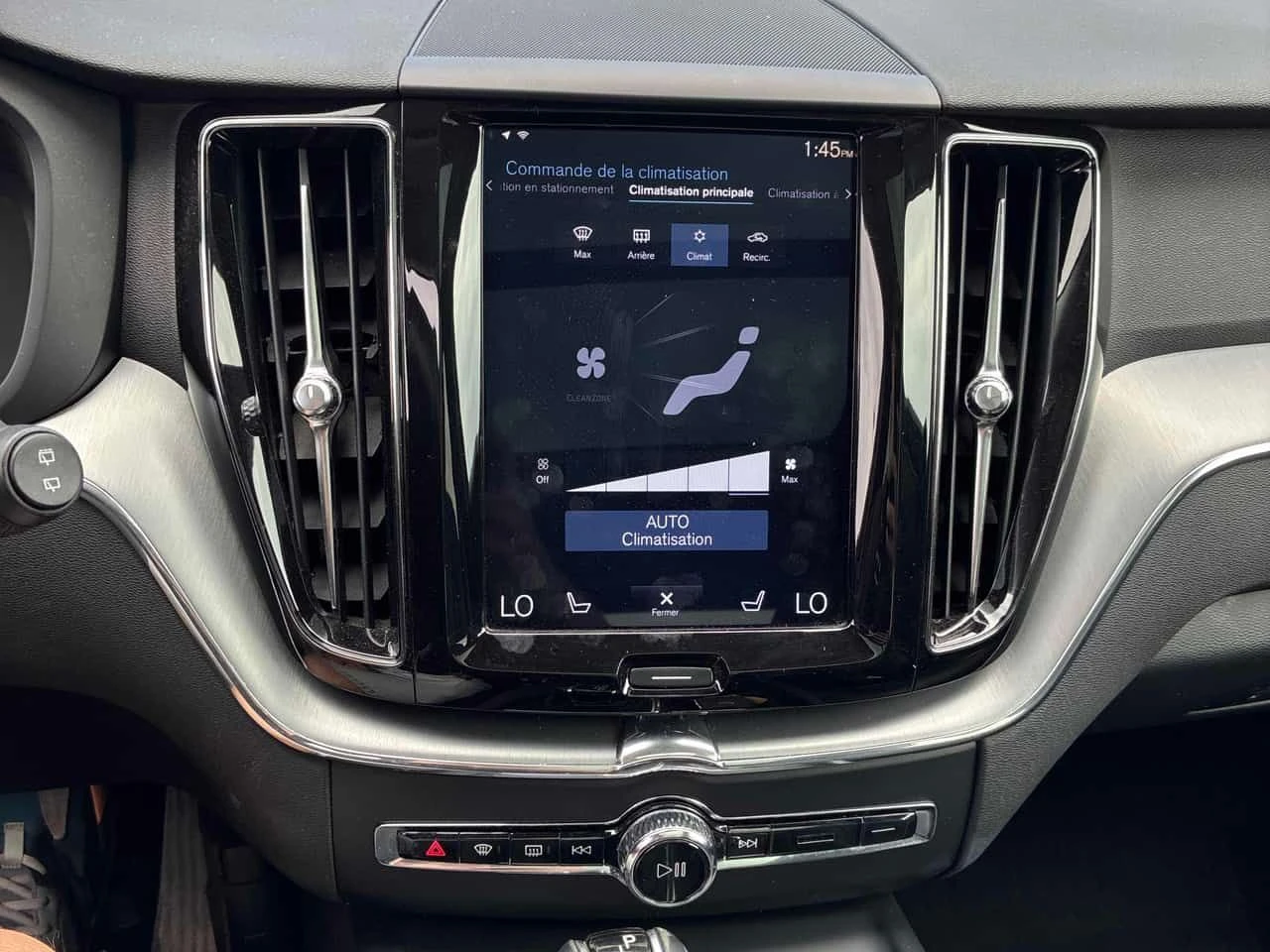 Volvo XC60 Momentum/КЛИП НА МОТОРА/ПРЕДСТАВИТЕЛСТВО НА VOLVO, снимка 9 - Автомобили и джипове - 54913493