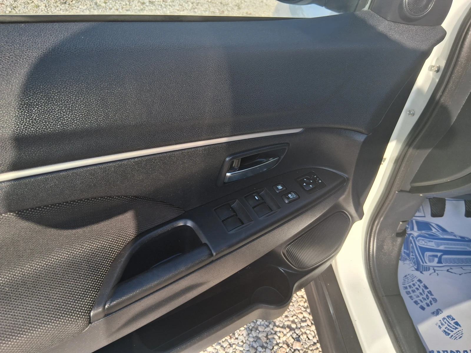 Mitsubishi ASX 1.6 бензин сервизна книжка, снимка 12 - Автомобили и джипове - 55306467