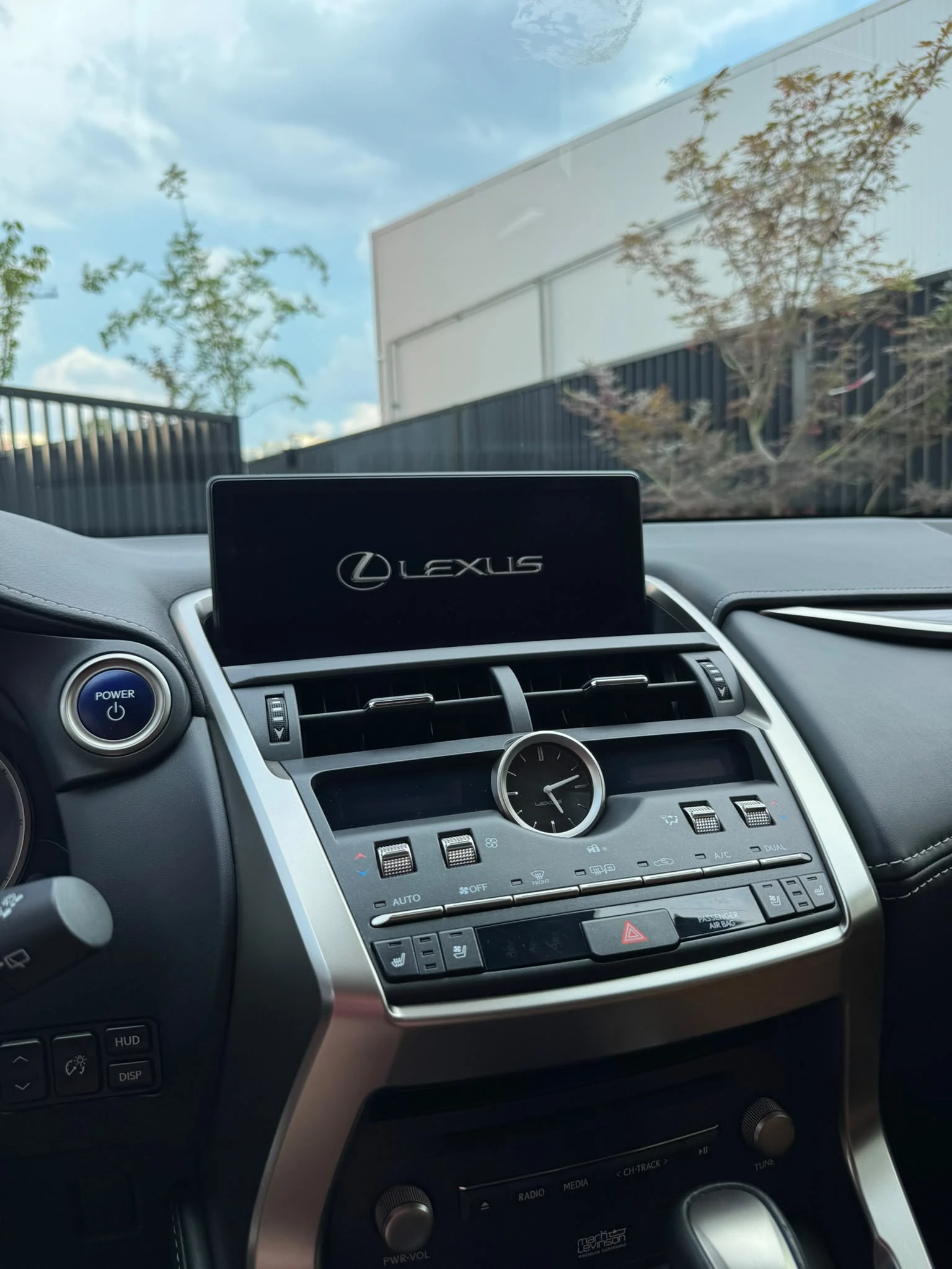 Lexus NX 300h, снимка 10 - Автомобили и джипове - 55696382