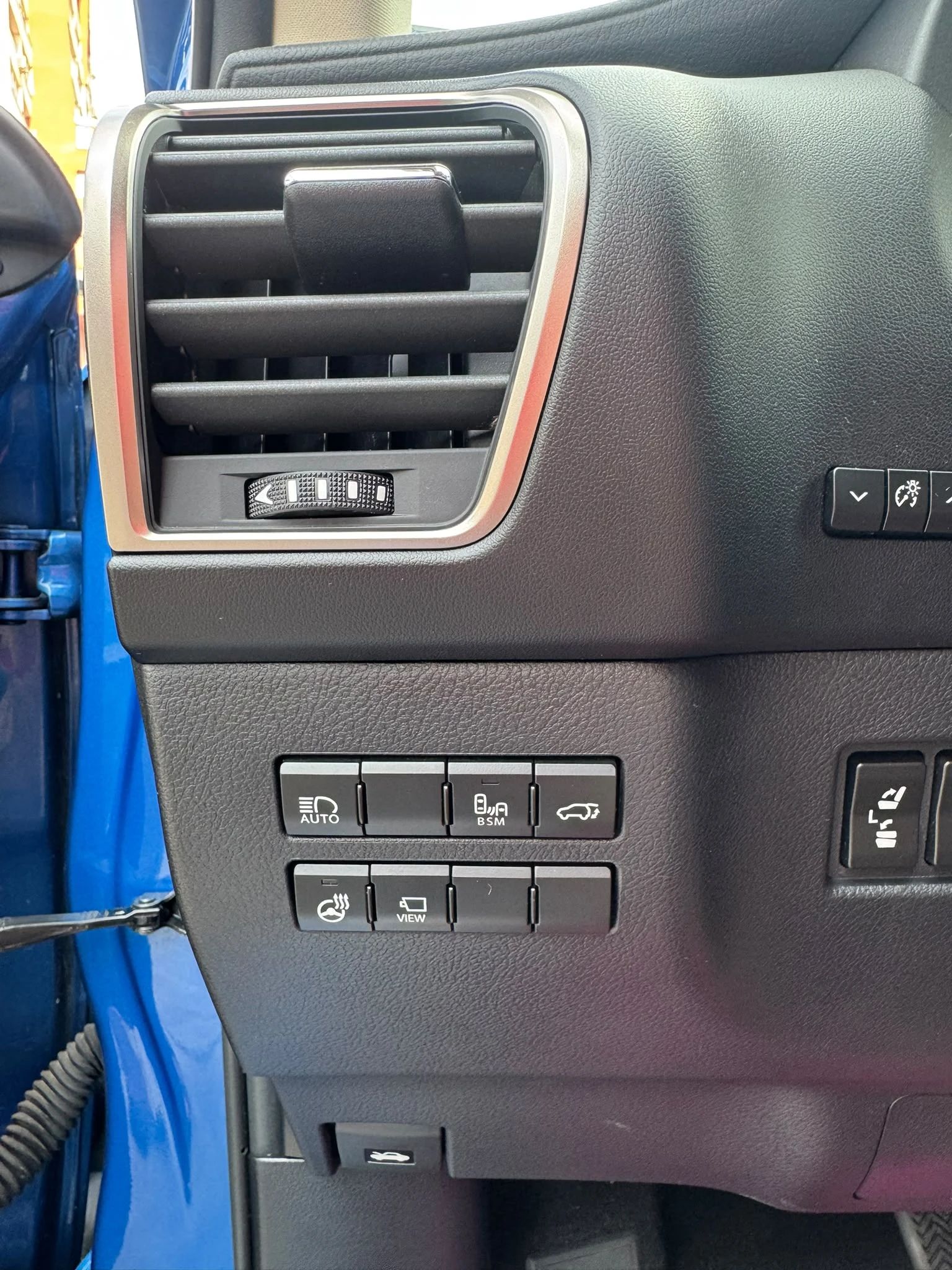 Lexus NX 300h, снимка 7 - Автомобили и джипове - 55696382
