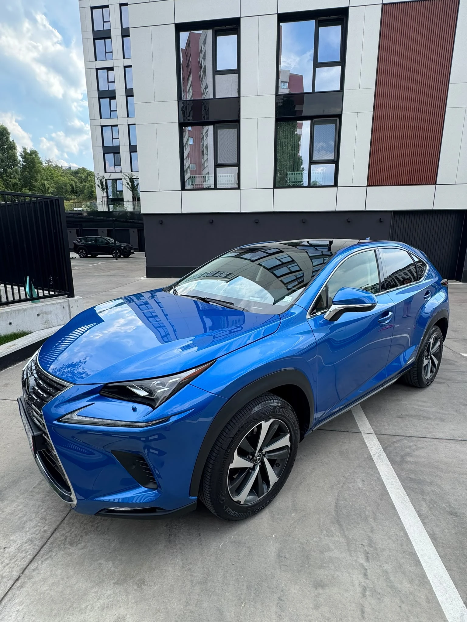 Lexus NX 300h, снимка 2 - Автомобили и джипове - 55696382