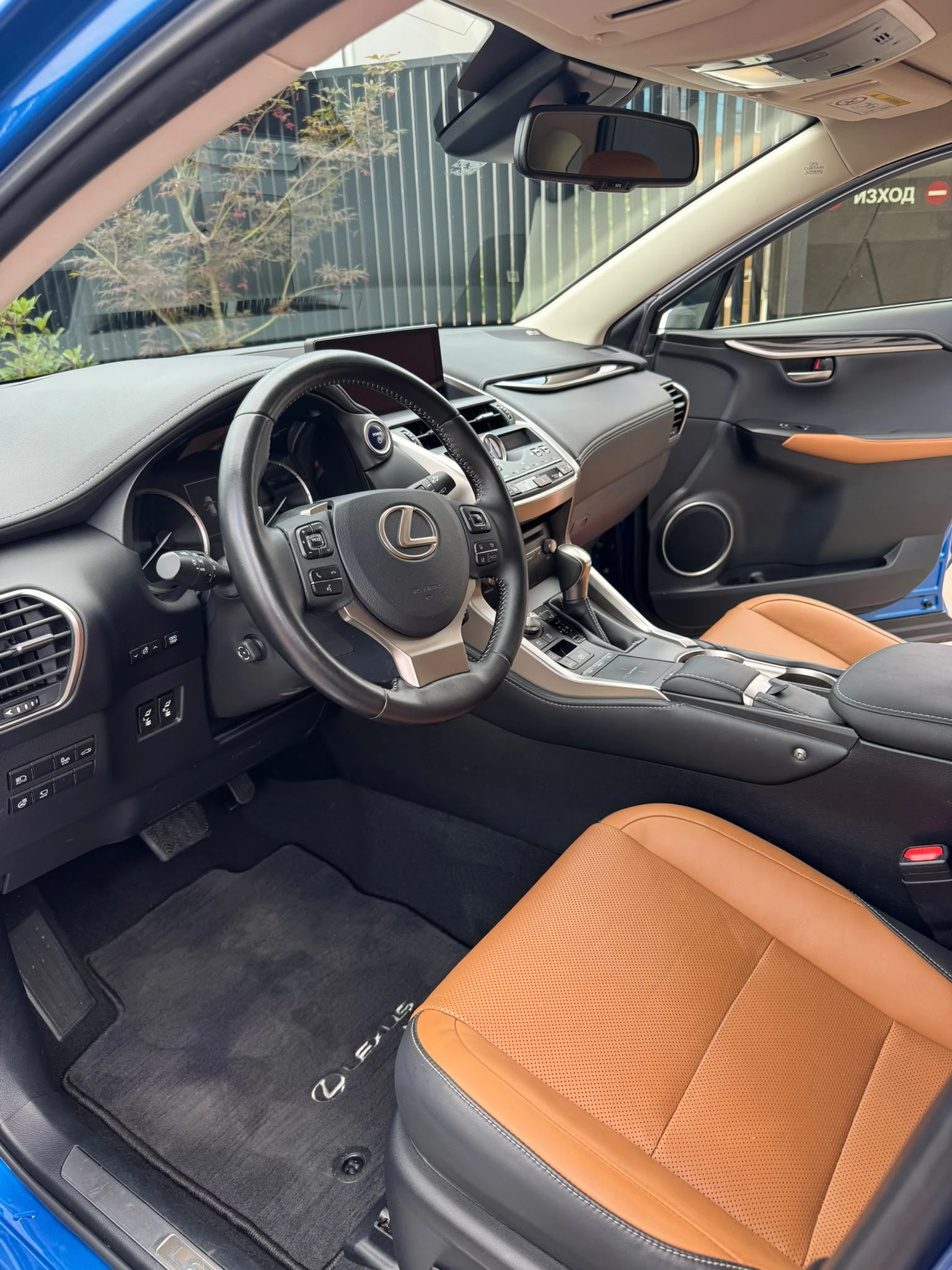 Lexus NX 300h, снимка 8 - Автомобили и джипове - 55696382