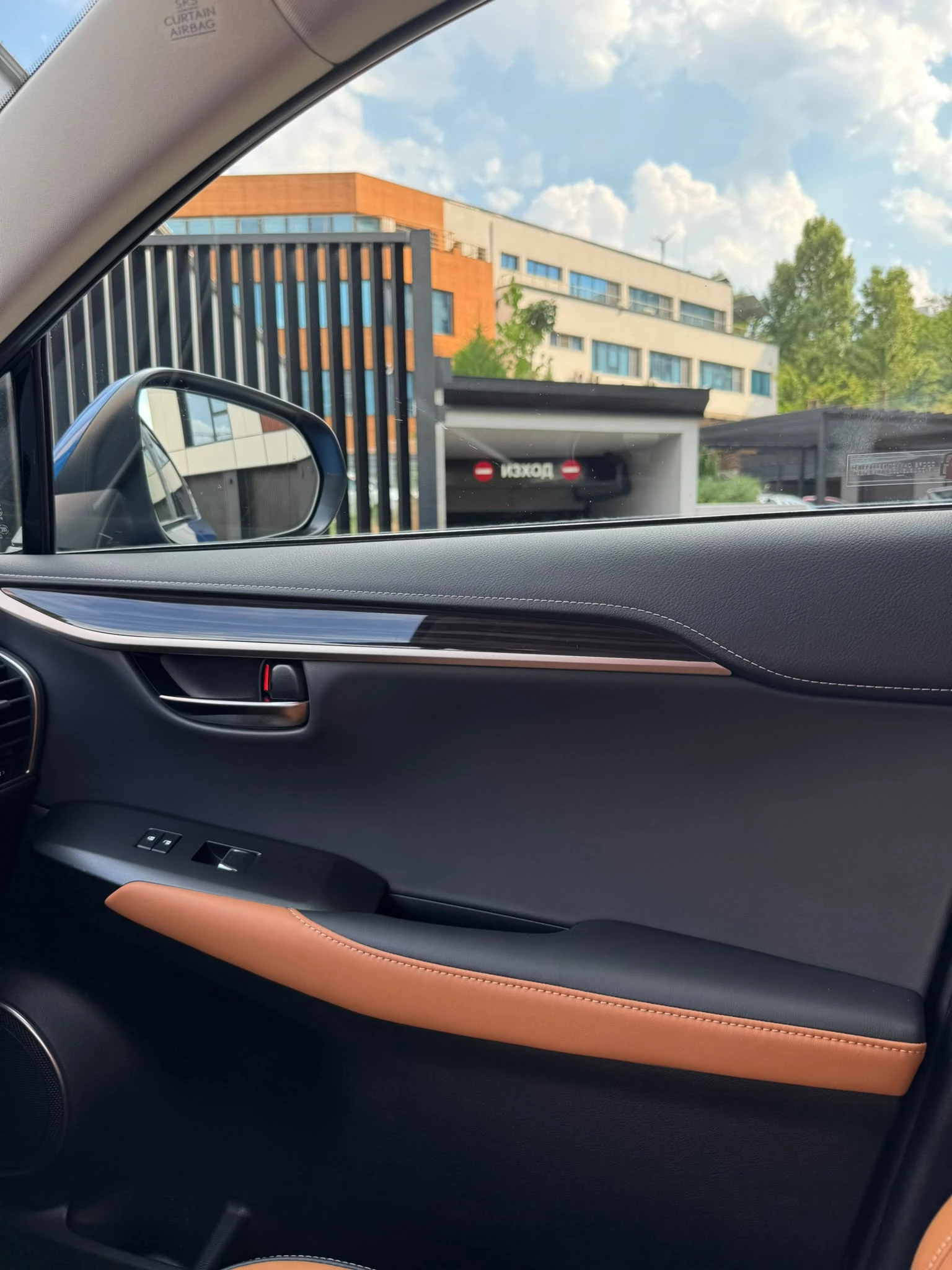 Lexus NX 300h, снимка 11 - Автомобили и джипове - 55696382