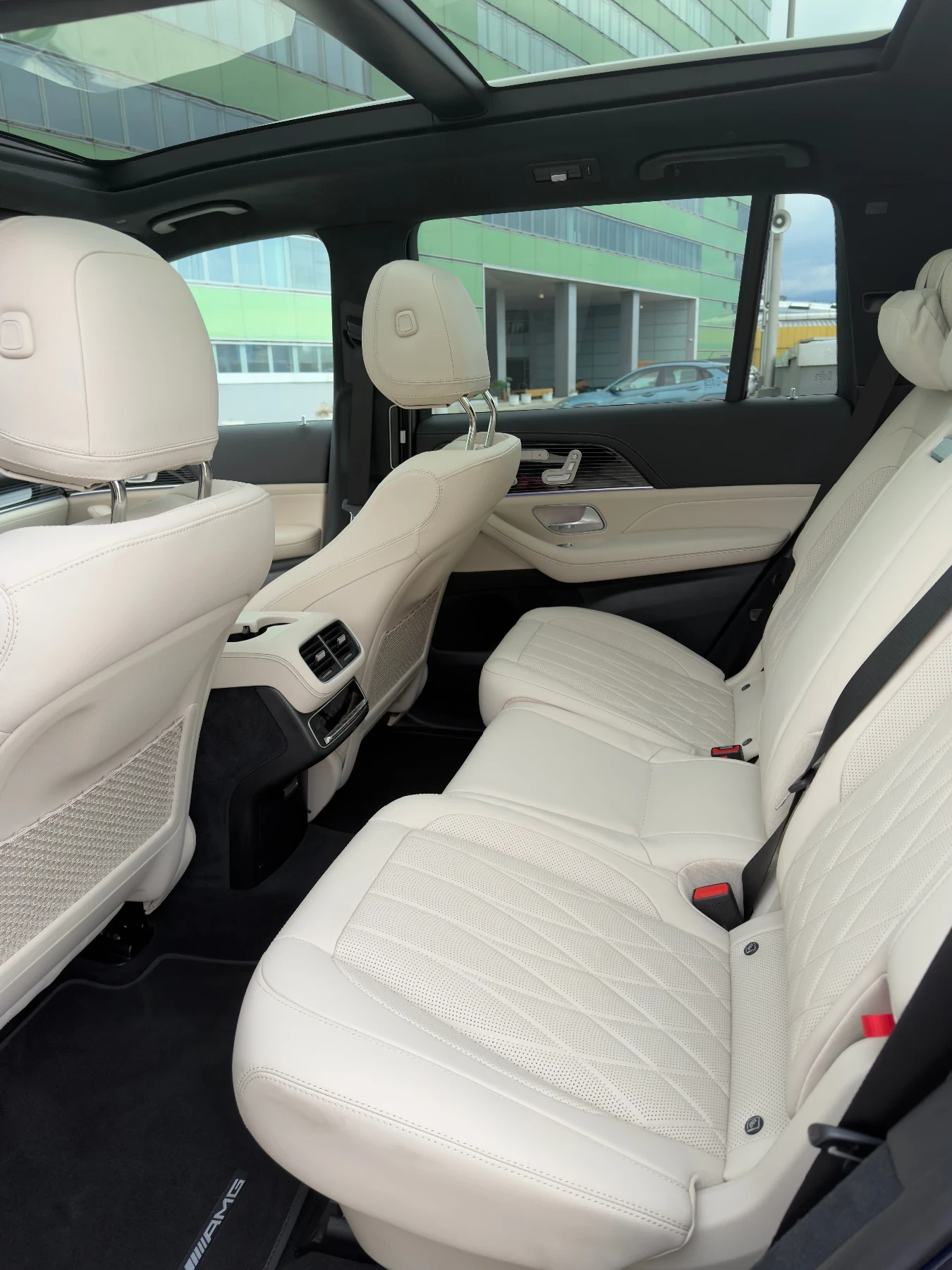Mercedes-Benz GLS 63 AMG, снимка 16 - Автомобили и джипове - 56237970