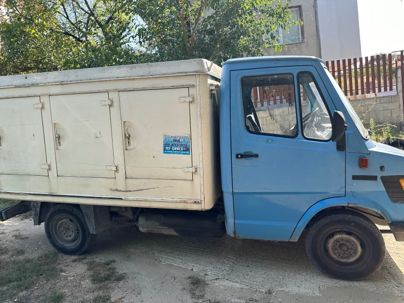 Mercedes-Benz 207 207