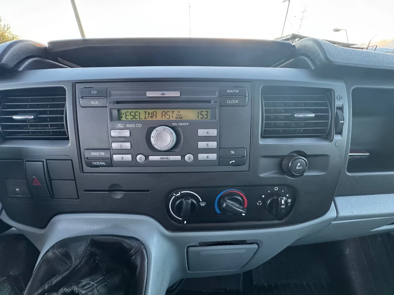 Ford Transit 2.4TDCI Климатик Тристранен, снимка 7 - Бусове и автобуси - 52320525