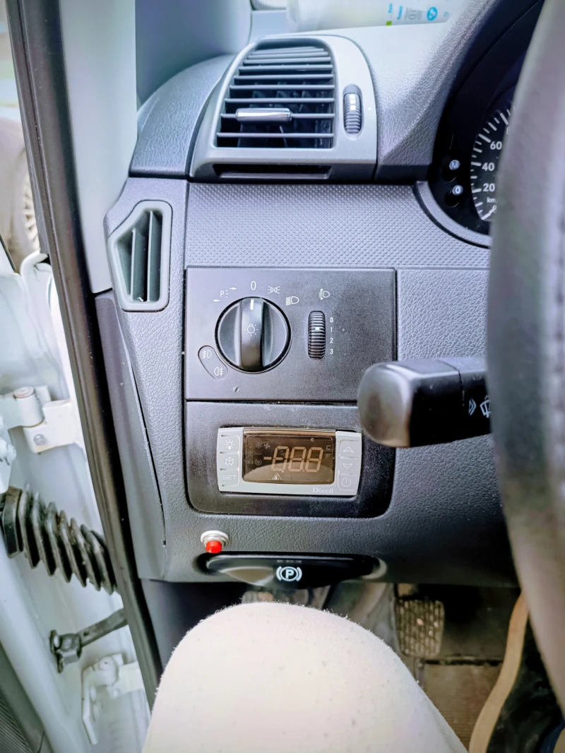 Mercedes-Benz Vito 2.2 CDI, снимка 13 - Бусове и автобуси - 53259071