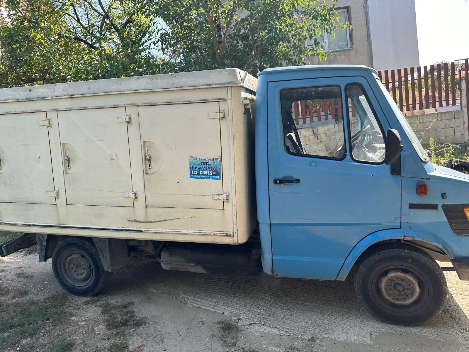 Mercedes-Benz 207 207, снимка 1