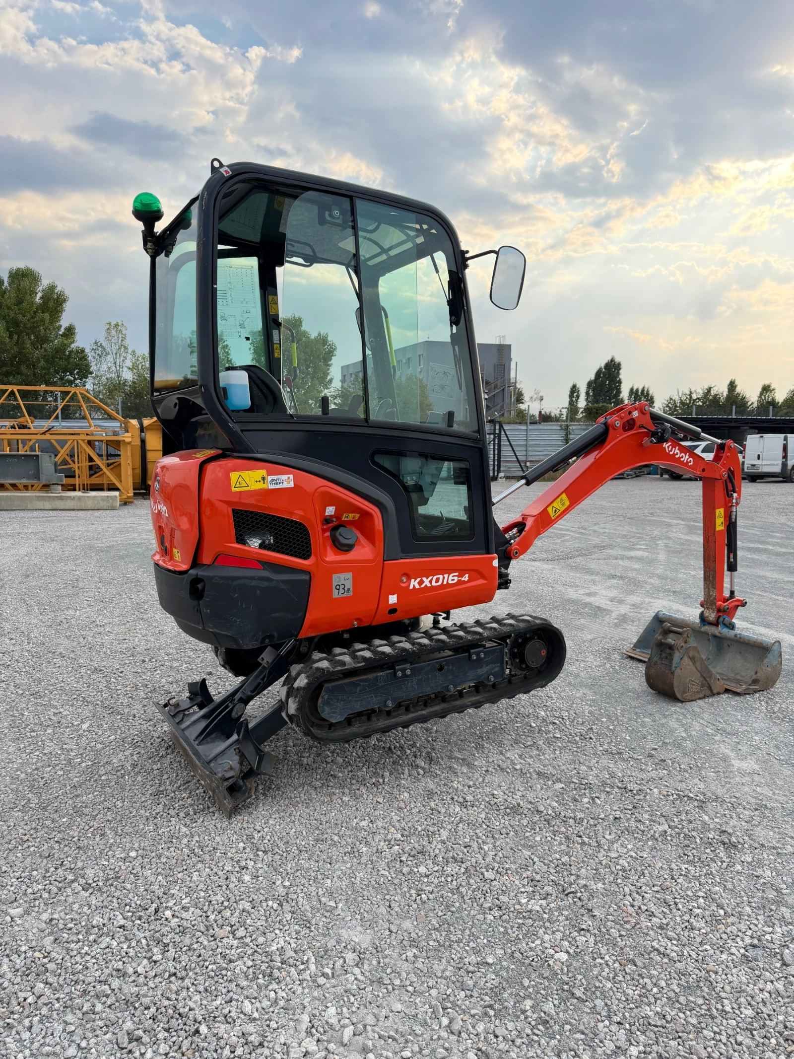 Багер Kubota KX016-4, снимка 2 - Индустриална техника - 56077823