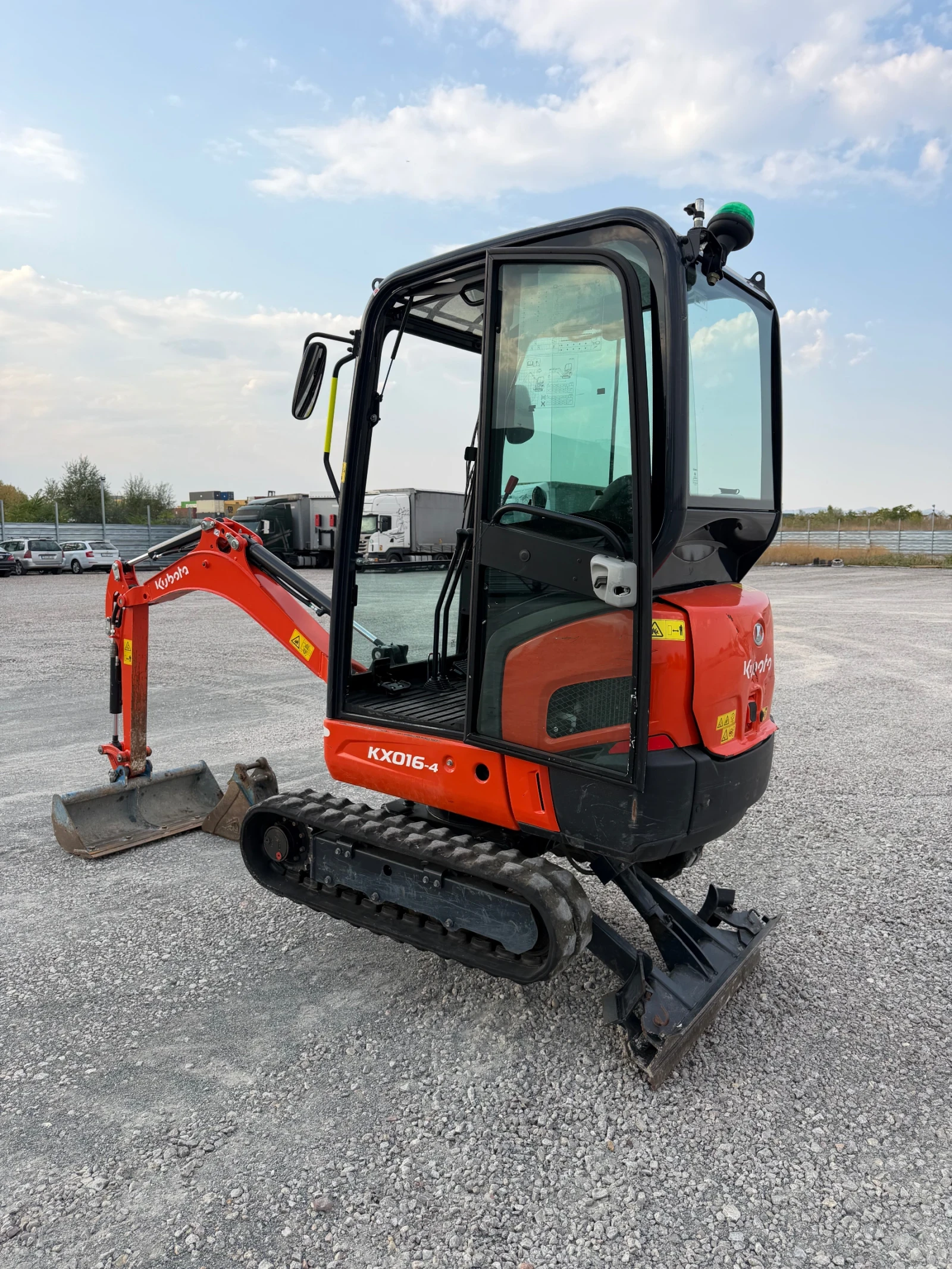 Багер Kubota KX016-4, снимка 4 - Индустриална техника - 56077823
