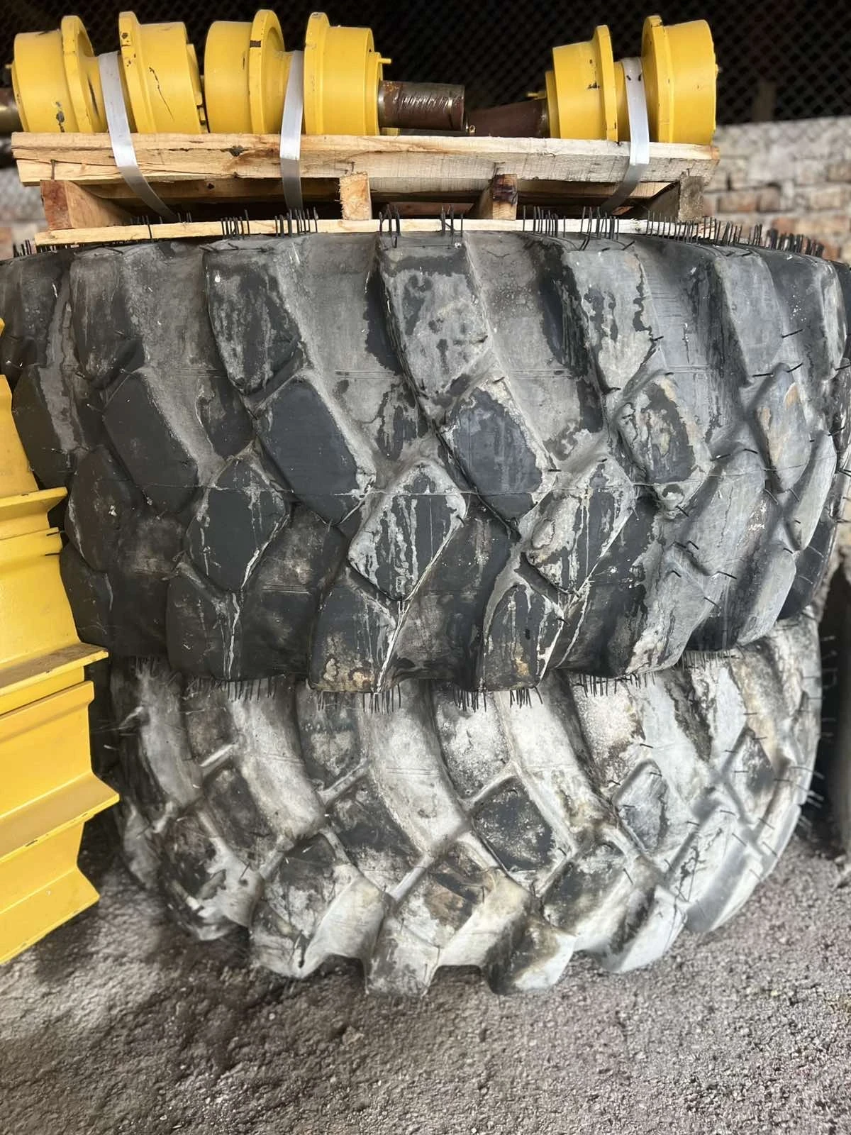 ���� � ������ �� �������� Komatsu | Mobile.bg � ����������� 2