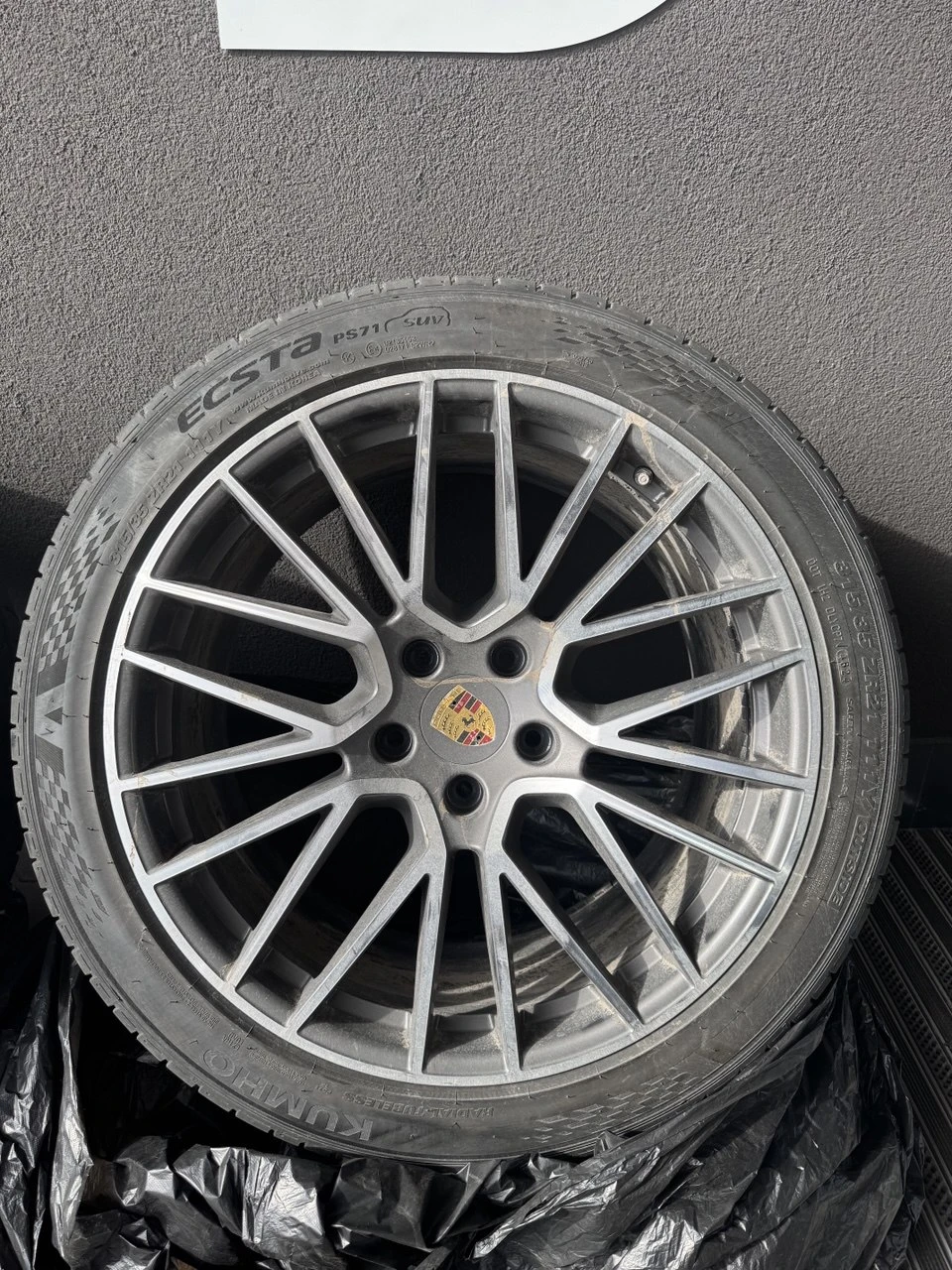    285/40R21  Porsche | Mobile.bg   4