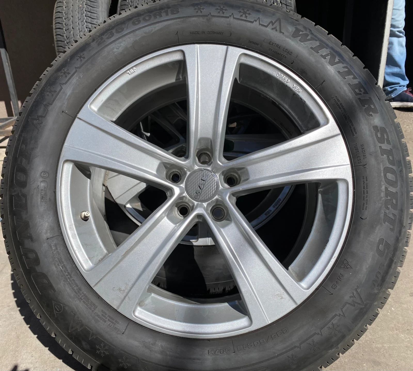Гуми Зимни 235/60R18