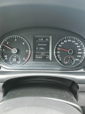 VW Touran 1.6TDI/BlueMotion/DSG, снимка 9