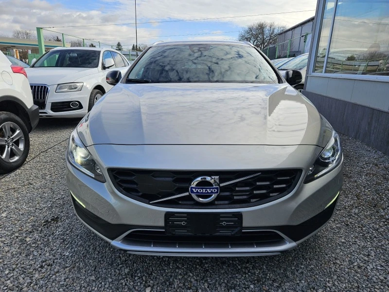 Volvo V60 Cross Country 2.4 D4 4x4, снимка 12 - Автомобили и джипове - 43831892