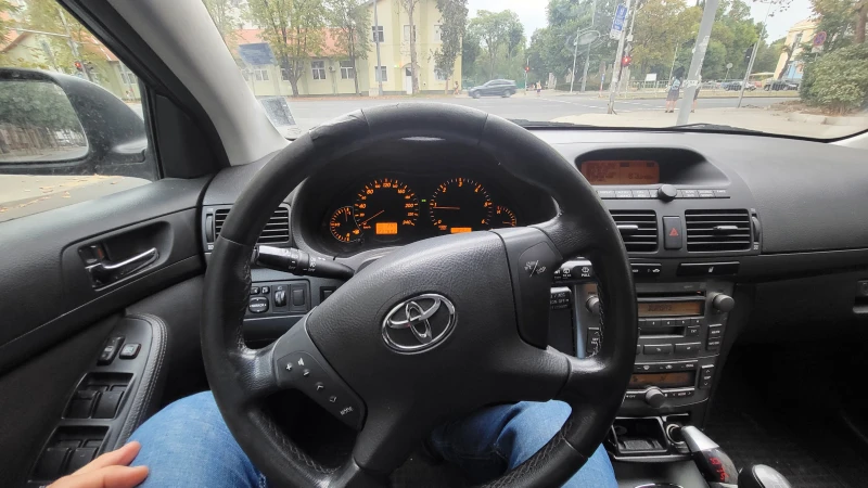 Toyota Avensis d4d 2.0, снимка 4 - Автомобили и джипове - 47791921