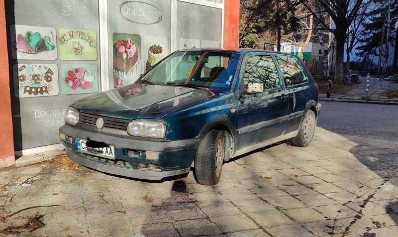 VW Golf, снимка 1 - Автомобили и джипове - 49596584