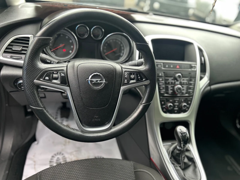 Opel Astra 1.6T, снимка 10 - Автомобили и джипове - 49894340