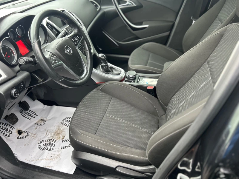 Opel Astra 1.6T, снимка 8 - Автомобили и джипове - 49894340