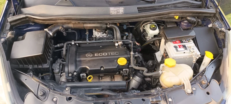 Opel Corsa 1.2 кожен салон 91000, снимка 9 - Автомобили и джипове - 52396529