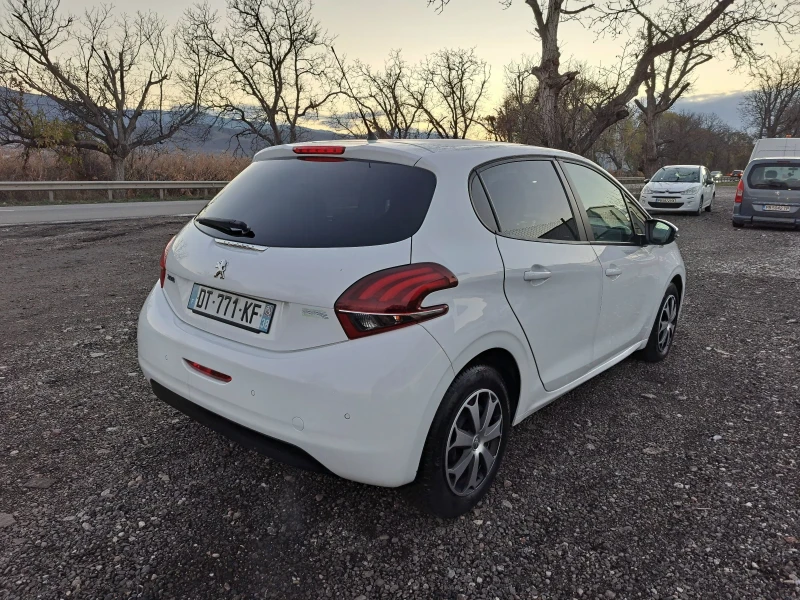 Peugeot 208 1.2 i, снимка 6 - Автомобили и джипове - 52703372