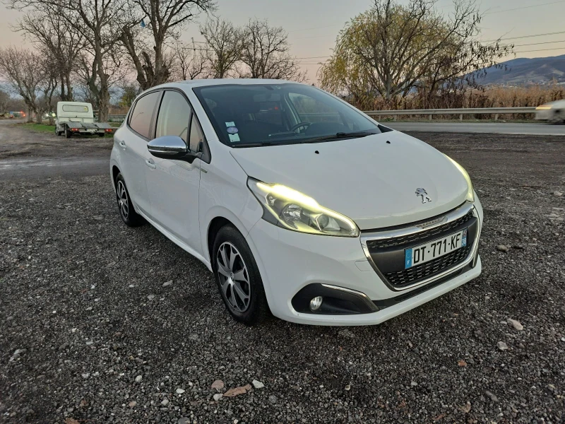 Peugeot 208 1.2 i, снимка 7 - Автомобили и джипове - 52703372