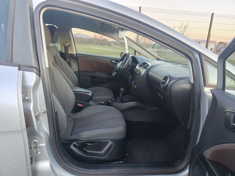 Seat Leon 1.6i 102 , снимка 14 - Автомобили и джипове - 52944738