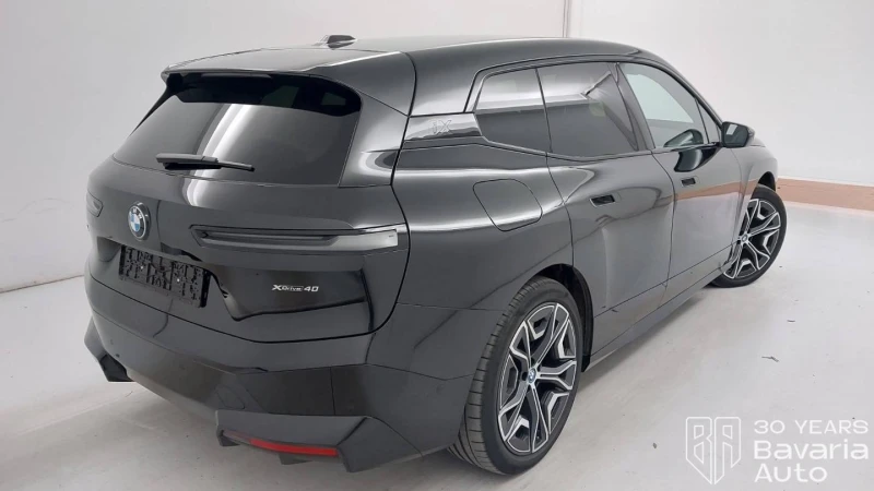 BMW iX 40 xDrive Sport, снимка 3 - Автомобили и джипове - 53123612