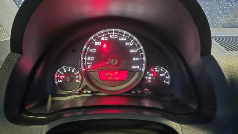 VW Up 1.0 75hp, снимка 16 - Автомобили и джипове - 53316163