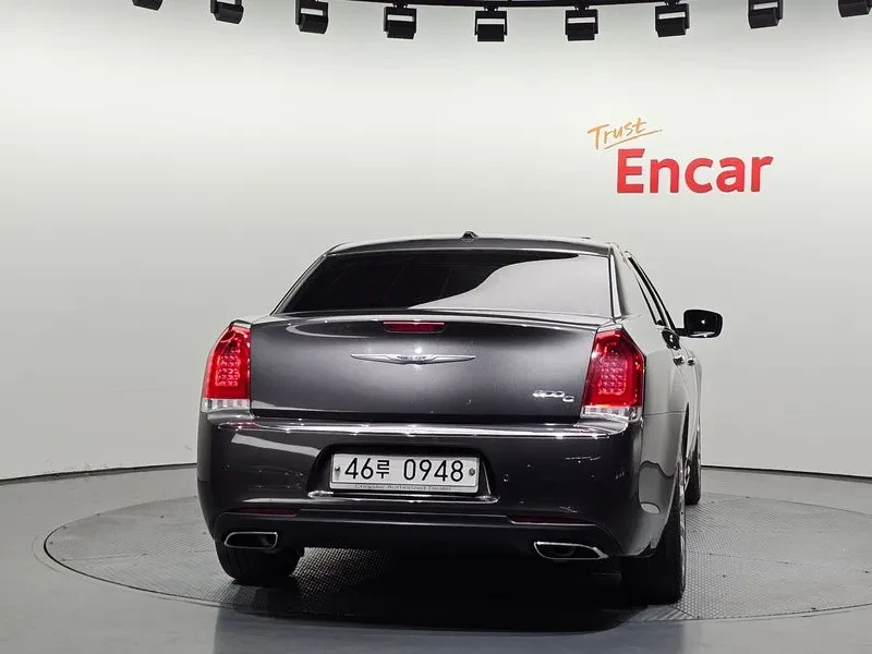 Chrysler 300c 3.6, снимка 4 - Автомобили и джипове - 54326073