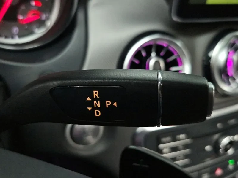 Mercedes-Benz CLA 200 D 4Matic, снимка 9 - Автомобили и джипове - 55100495