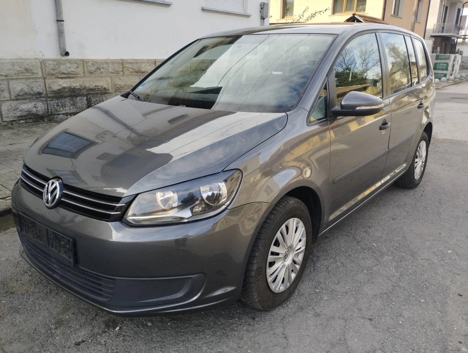 VW Touran 1.6TDI/BlueMotion/DSG, снимка 1