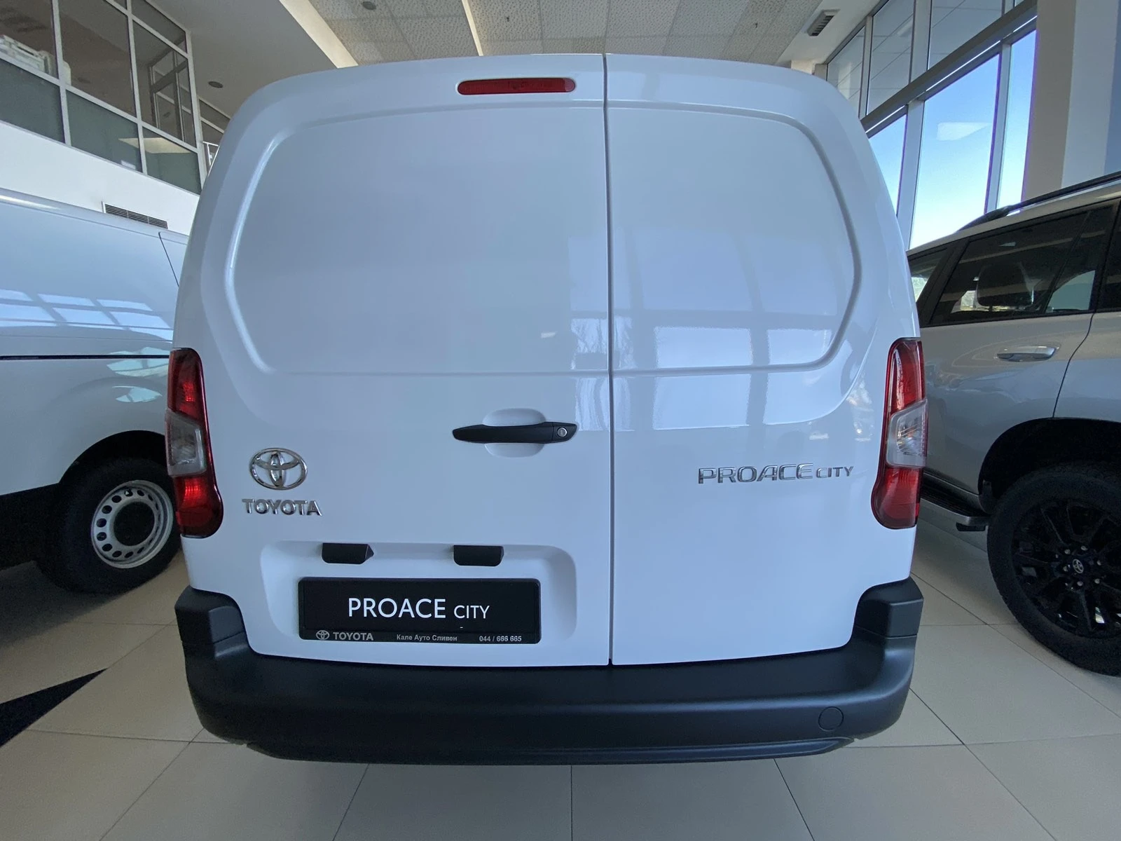 Toyota Proace City 1.2 Base L2 - изображение 4