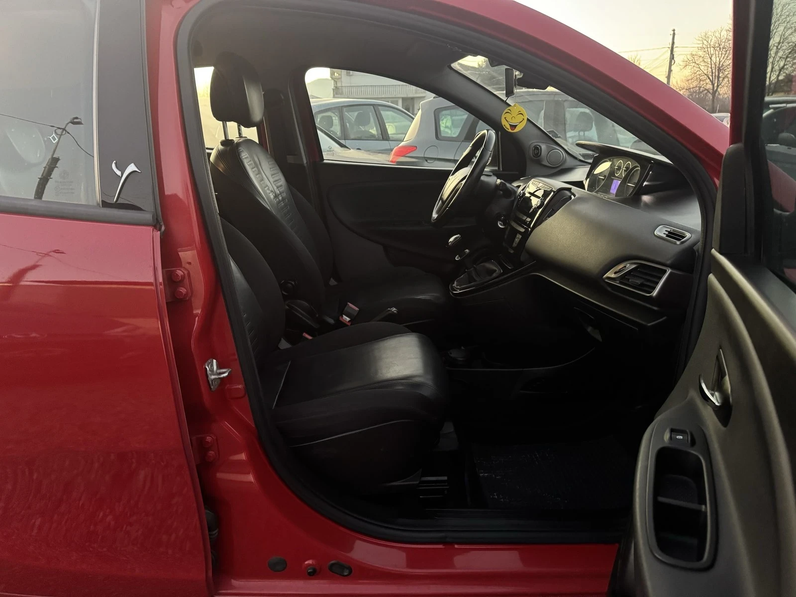 Lancia Ypsilon 0.9i  turbo | Mobile.bg   13