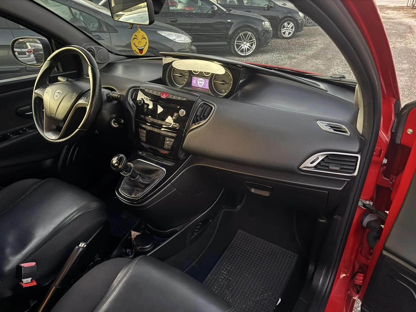 Lancia Ypsilon 0.9i  turbo | Mobile.bg   15