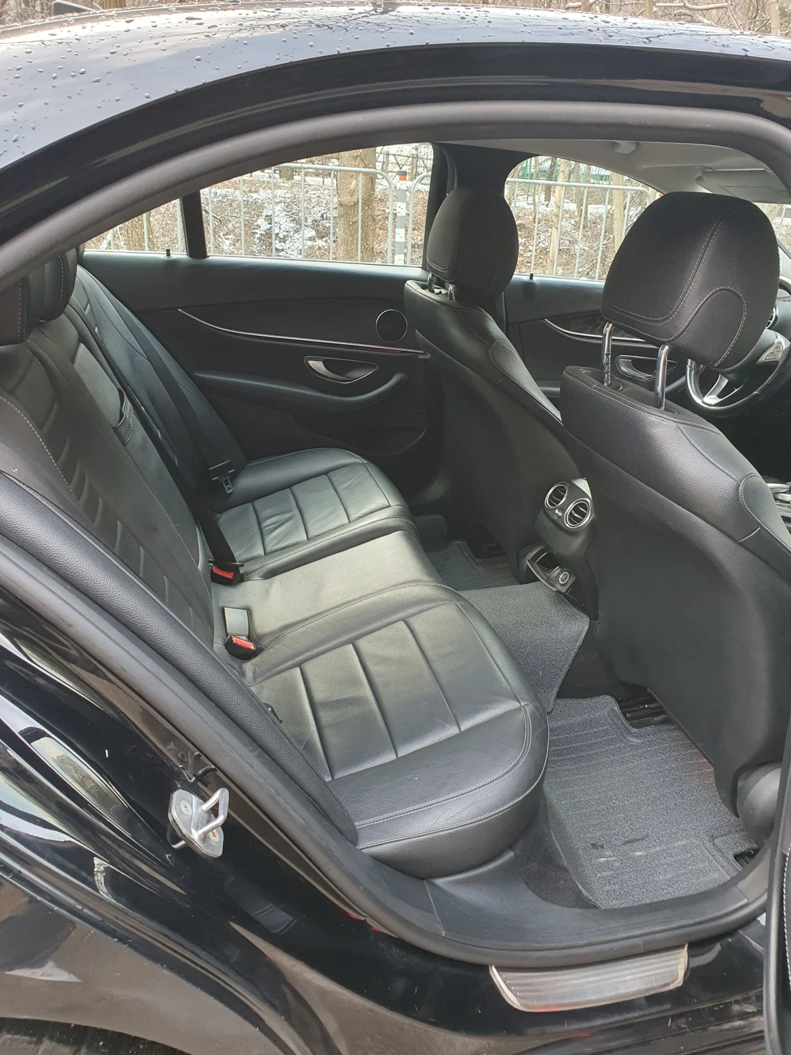 Mercedes-Benz E 200  - изображение 10