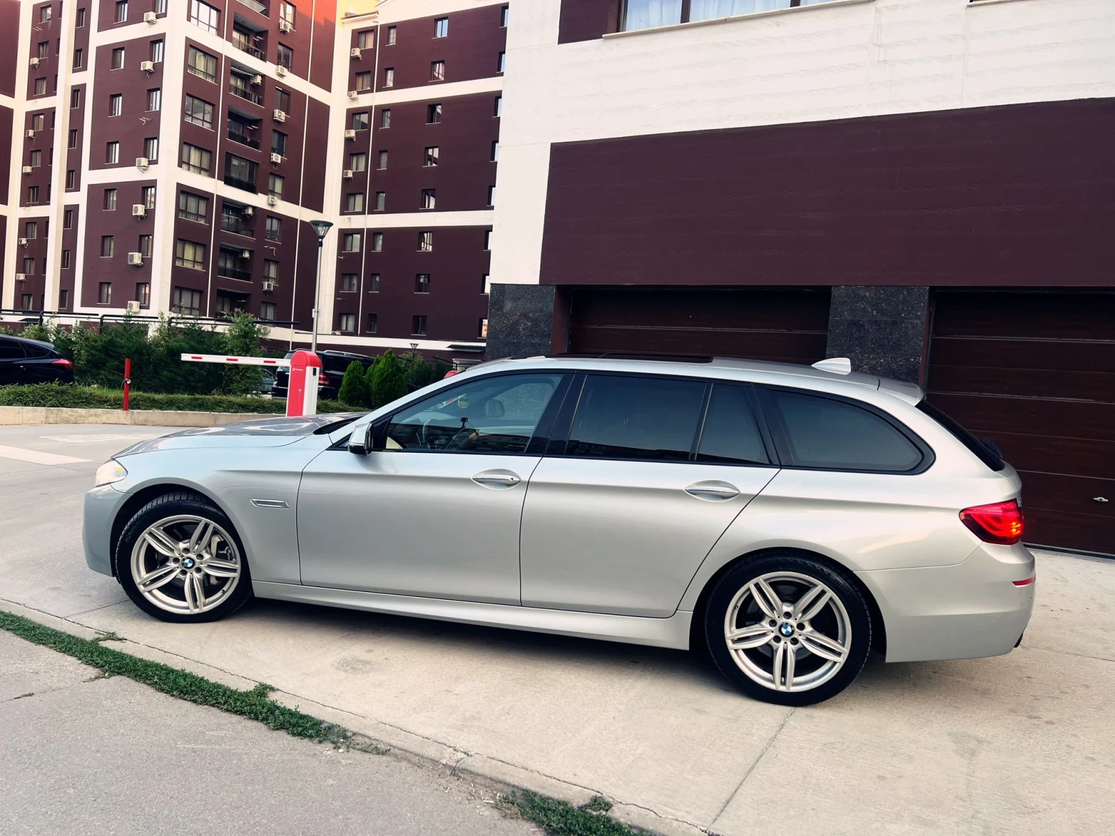 BMW 530 X-Drive M-Pack , LED дигитал F11 face - изображение 5