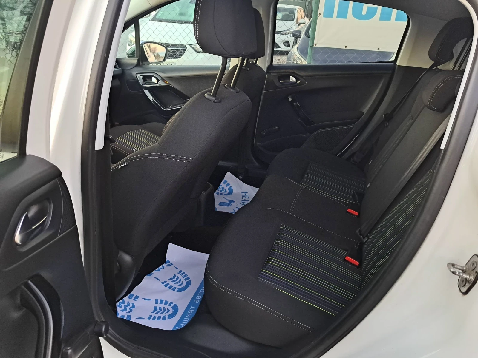 Peugeot 208 1.2 i - изображение 10