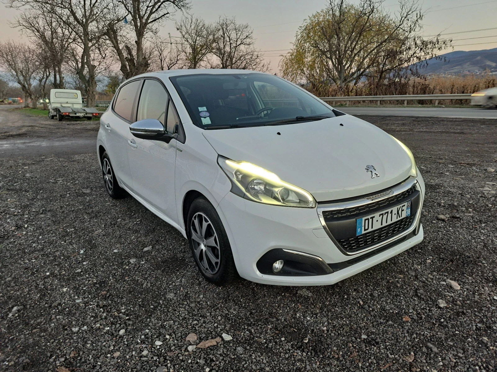 Peugeot 208 1.2 i - изображение 7
