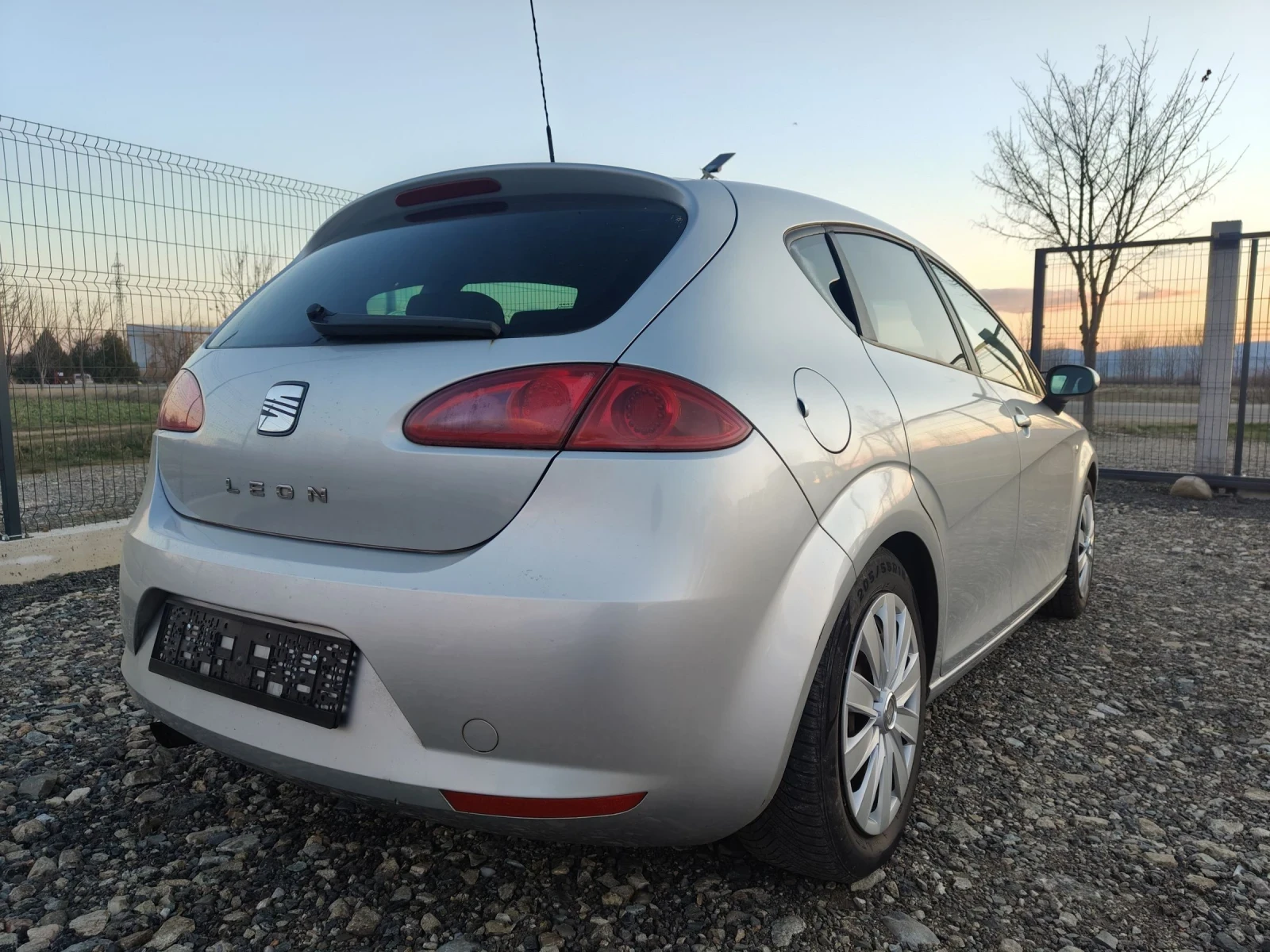 Seat Leon 1.6i 102  - изображение 7