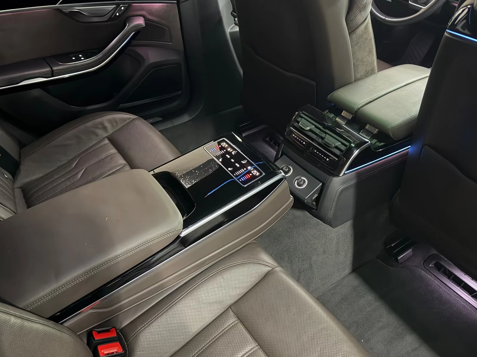 Audi A8 50/286HP/LONG/SLINE/PANO/HUD360/MASS/TV/B&O/145z, снимка 14 - Автомобили и джипове - 53796960