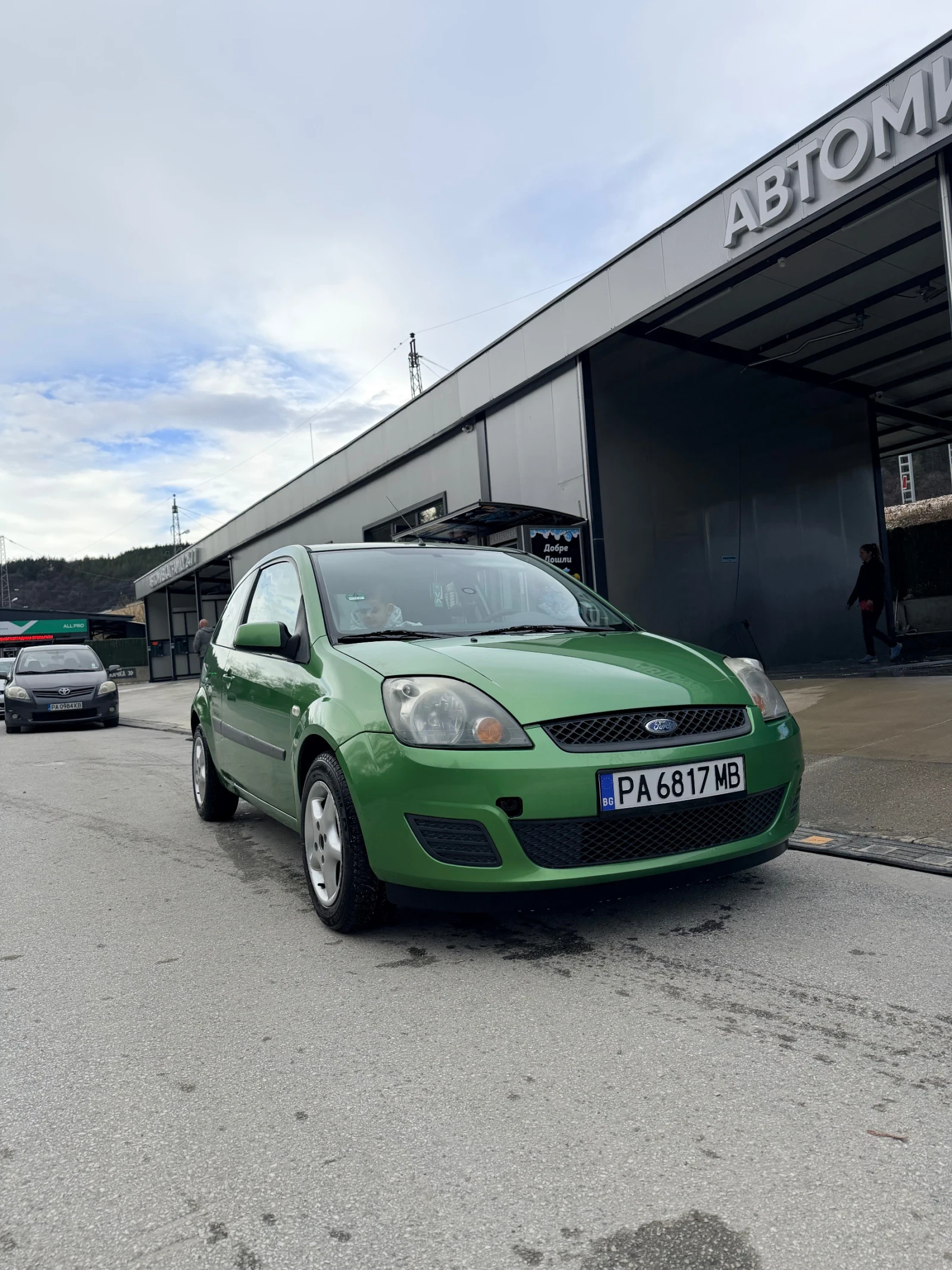 Ford Fiesta 1.3 Сменена верига качваш се и караш, снимка 3 - Автомобили и джипове - 54083226