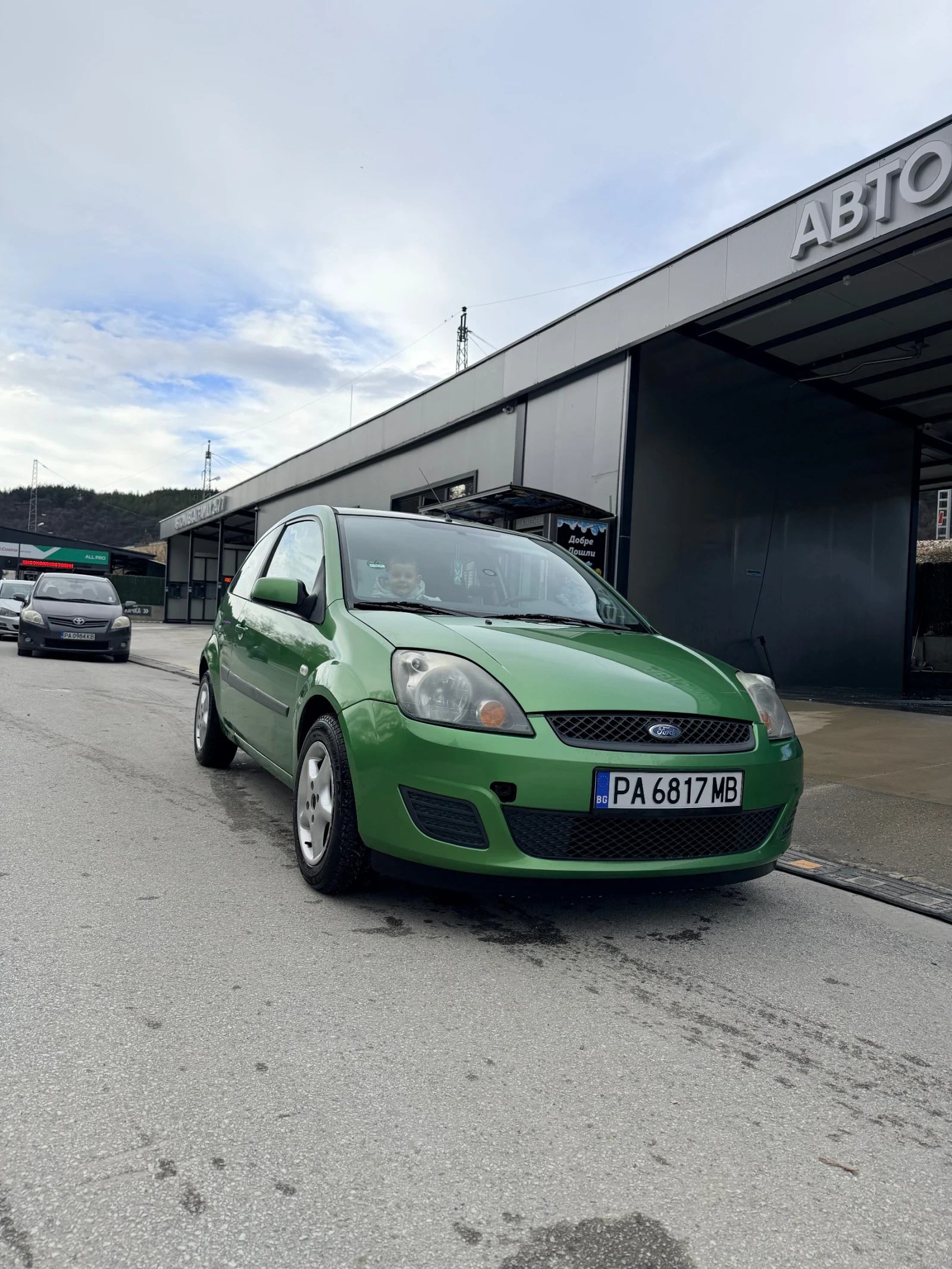 Ford Fiesta 1.3 Сменена верига качваш се и караш, снимка 2 - Автомобили и джипове - 54083226