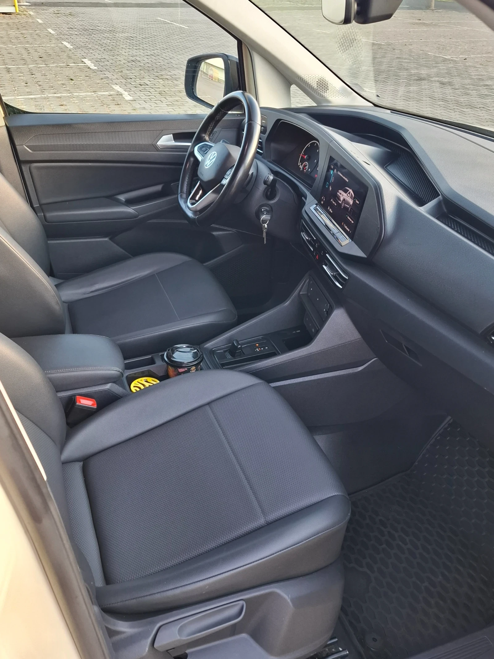 VW Caddy Maxi 2.0 D  6+ 1 местна / автомат, снимка 15 - Автомобили и джипове - 54492118