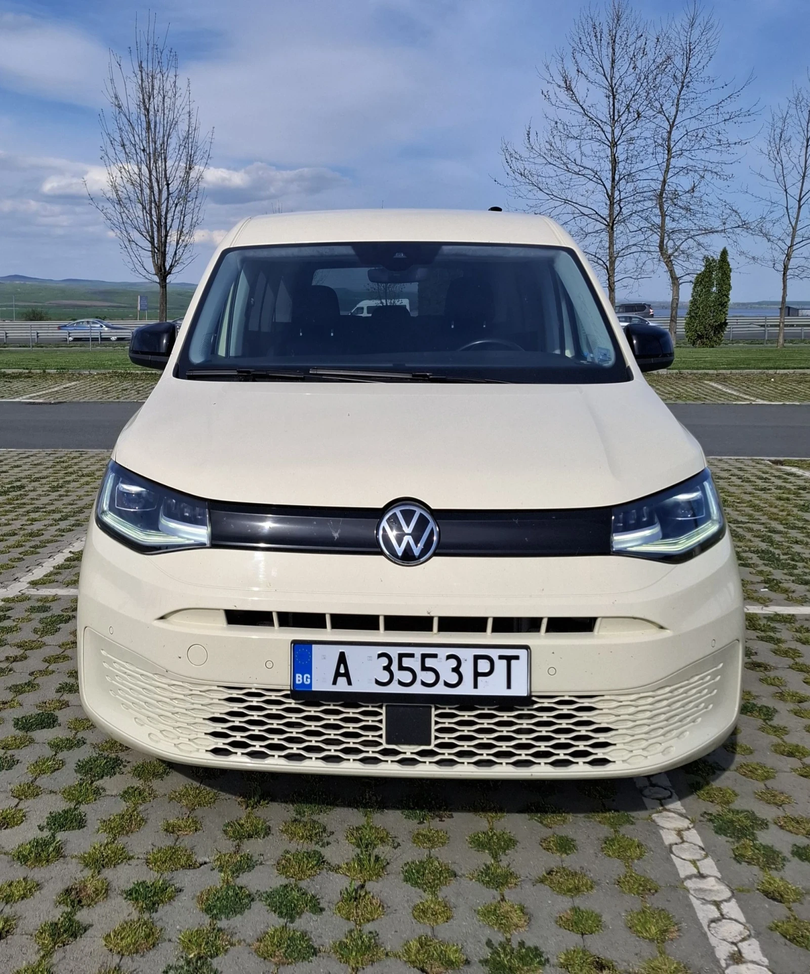 VW Caddy Maxi 2.0 D  7 местна / автомат